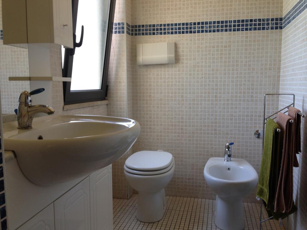 B&B Mar Tirreno บาร์เชลโลนา-ปอซโซ ดี กอตโต ห้อง รูปภาพ