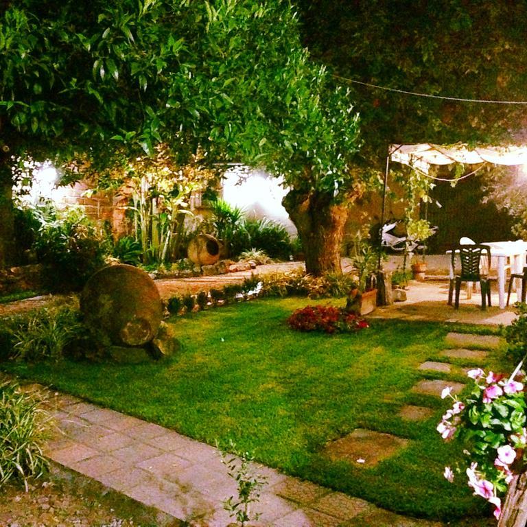 B&B Mar Tirreno บาร์เชลโลนา-ปอซโซ ดี กอตโต ภายนอก รูปภาพ
